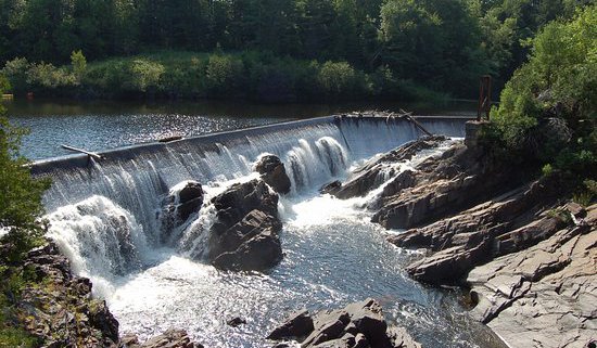 the-dam-at-chutes-coulonge.jpg